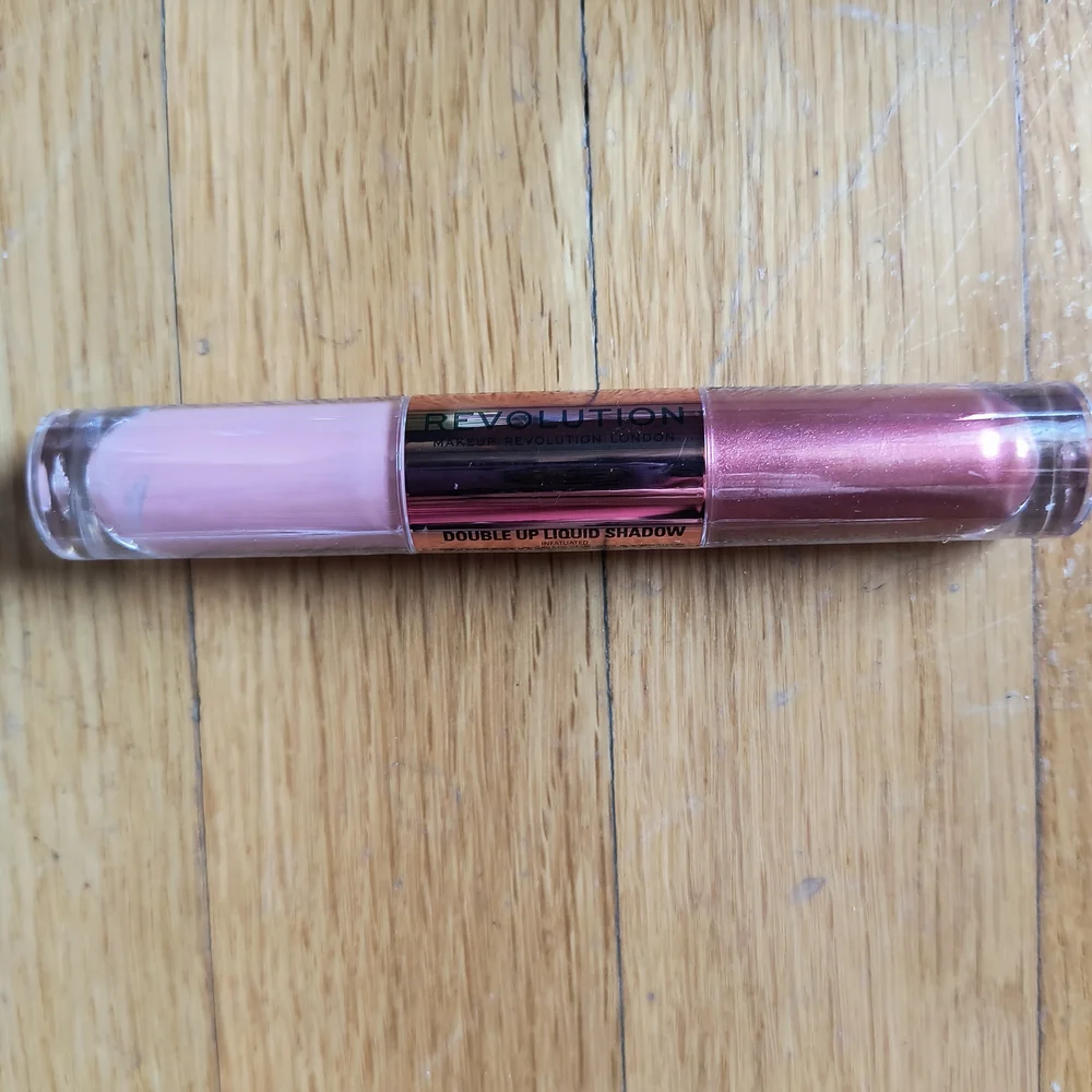 30 Piece Makeup Revolution Double Up Liquid Shadow Infatuated Casepack 10X3